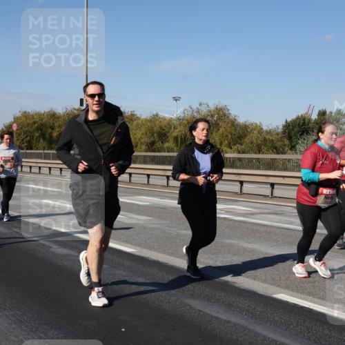 03.10.2025 - Köhlbrandbrückenlauf Julia Fischer http://msf.ph/oto/9016252 03.10.2025 13:17:20 Position 3 5507 meine-sportfotos.de