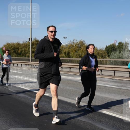 03.10.2025 - Köhlbrandbrückenlauf Julia Fischer http://msf.ph/oto/9016254 03.10.2025 13:17:20 Position 3 6201 meine-sportfotos.de