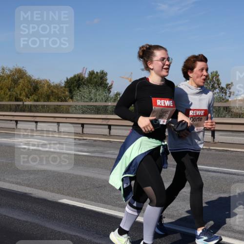 03.10.2025 - Köhlbrandbrückenlauf Julia Fischer http://msf.ph/oto/9016268 03.10.2025 13:17:24 Position 3 6825, 585 meine-sportfotos.de