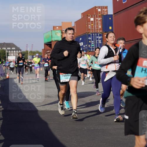 03.10.2025 - Köhlbrandbrückenlauf Michael Burmester http://msf.ph/oto/9016287 03.10.2025 10:15:38 Ziel 1314, 1446, 1492, 1529, 1565, 1752, 1879, 2056, 2118, 2758, 2813, 2816, 2956, 2996, 3106, 3107, 3219, 3220, 3276, 3580, 3725, 3748, 3816, 3827 meine-sportfotos.de