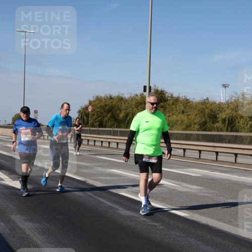 03.10.2025 - Köhlbrandbrückenlauf Julia Fischer http://msf.ph/oto/9016291 03.10.2025 13:17:35 Position 3  meine-sportfotos.de