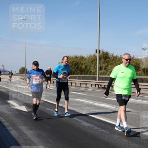 03.10.2025 - Köhlbrandbrückenlauf Julia Fischer http://msf.ph/oto/9016294 03.10.2025 13:17:36 Position 3 6560 meine-sportfotos.de