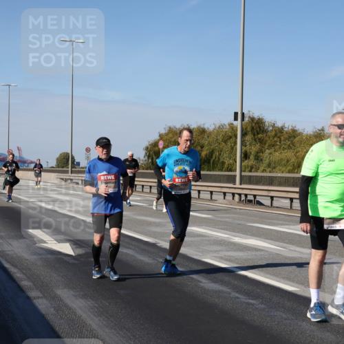 03.10.2025 - Köhlbrandbrückenlauf Julia Fischer http://msf.ph/oto/9016297 03.10.2025 13:17:36 Position 3  meine-sportfotos.de