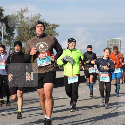 03.10.2025 - Köhlbrandbrückenlauf Luisa Fischer http://msf.ph/oto/9016302 03.10.2025 11:01:50 Position 3 1556, 2172, 1549, 1548 meine-sportfotos.de