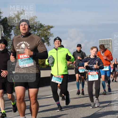 03.10.2025 - Köhlbrandbrückenlauf Luisa Fischer http://msf.ph/oto/9016305 03.10.2025 11:01:50 Position 3 2172, 1549, 1548 meine-sportfotos.de