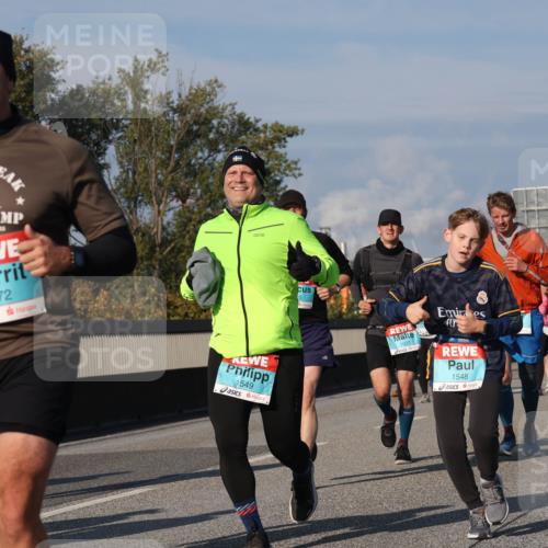 03.10.2025 - Köhlbrandbrückenlauf Luisa Fischer http://msf.ph/oto/9016315 03.10.2025 11:01:51 Position 3 2172, 1549, 1031, 1548 meine-sportfotos.de