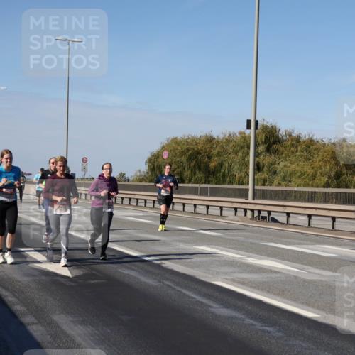03.10.2025 - Köhlbrandbrückenlauf Julia Fischer http://msf.ph/oto/9016319 03.10.2025 13:17:48 Position 3  meine-sportfotos.de