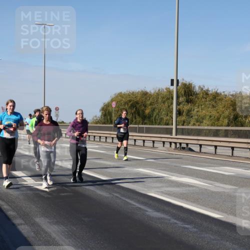 03.10.2025 - Köhlbrandbrückenlauf Julia Fischer http://msf.ph/oto/9016322 03.10.2025 13:17:48 Position 3  meine-sportfotos.de