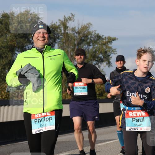 03.10.2025 - Köhlbrandbrückenlauf Luisa Fischer http://msf.ph/oto/9016324 03.10.2025 11:01:52 Position 3 1549, 2785, 1548, 3281 meine-sportfotos.de