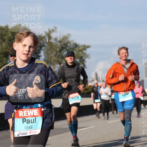 03.10.2025 - Köhlbrandbrückenlauf Luisa Fischer http://msf.ph/oto/9016336 03.10.2025 11:01:53 Position 3 1548 meine-sportfotos.de