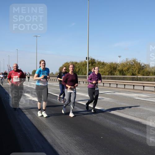03.10.2025 - Köhlbrandbrückenlauf Julia Fischer http://msf.ph/oto/9016337 03.10.2025 13:17:51 Position 3  meine-sportfotos.de