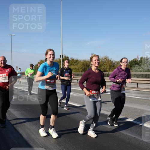 03.10.2025 - Köhlbrandbrückenlauf Julia Fischer http://msf.ph/oto/9016344 03.10.2025 13:17:52 Position 3 5584, 6399 meine-sportfotos.de