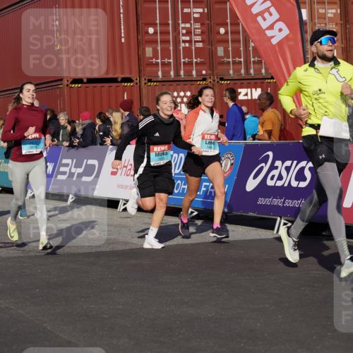 03.10.2025 - Köhlbrandbrückenlauf Michael Burmester http://msf.ph/oto/9016367 03.10.2025 10:15:43 Ziel 1314, 1446, 1492, 1529, 1537, 1565, 1752, 2056, 2118, 2155, 2758, 2813, 2816, 2954, 2956, 3106, 3107, 3219, 3220, 3276, 3580, 3725, 3748, 3816, 3827 meine-sportfotos.de