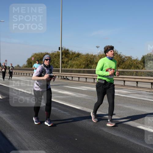 03.10.2025 - Köhlbrandbrückenlauf Julia Fischer http://msf.ph/oto/9016368 03.10.2025 13:17:56 Position 3  meine-sportfotos.de