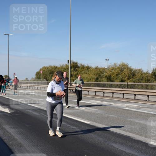 03.10.2025 - Köhlbrandbrückenlauf Julia Fischer http://msf.ph/oto/9016386 03.10.2025 13:18:02 Position 3 6284 meine-sportfotos.de