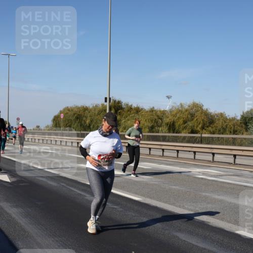 03.10.2025 - Köhlbrandbrückenlauf Julia Fischer http://msf.ph/oto/9016390 03.10.2025 13:18:02 Position 3  meine-sportfotos.de