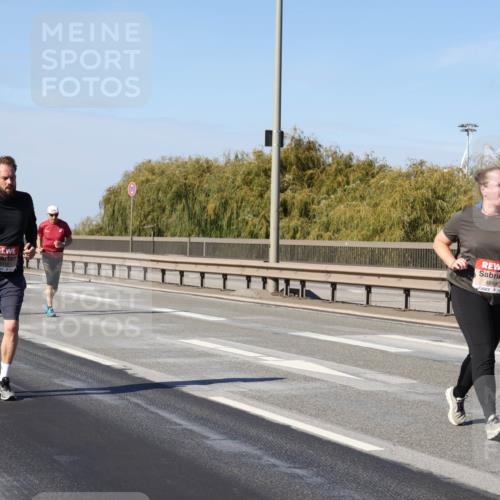 03.10.2025 - Köhlbrandbrückenlauf Julia Fischer http://msf.ph/oto/9016391 03.10.2025 13:18:04 Position 3 4884, 5564 meine-sportfotos.de