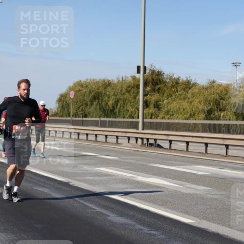 03.10.2025 - Köhlbrandbrückenlauf Julia Fischer http://msf.ph/oto/9016394 03.10.2025 13:18:04 Position 3 4884 meine-sportfotos.de
