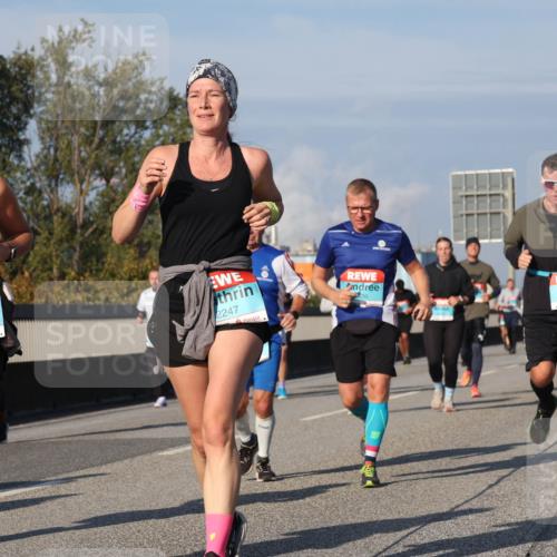 03.10.2025 - Köhlbrandbrückenlauf Luisa Fischer http://msf.ph/oto/9016398 03.10.2025 11:02:00 Position 3 2349, 2247, 206, 2965 meine-sportfotos.de