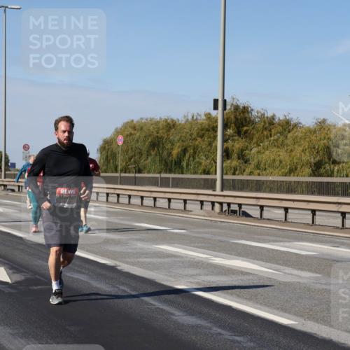 03.10.2025 - Köhlbrandbrückenlauf Julia Fischer http://msf.ph/oto/9016399 03.10.2025 13:18:05 Position 3  meine-sportfotos.de