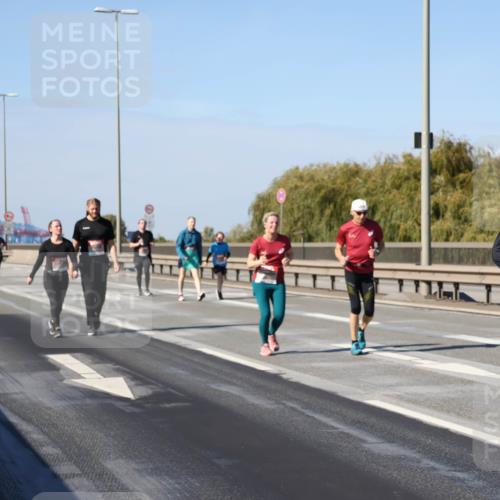 03.10.2025 - Köhlbrandbrückenlauf Julia Fischer http://msf.ph/oto/9016403 03.10.2025 13:18:07 Position 3 51 meine-sportfotos.de