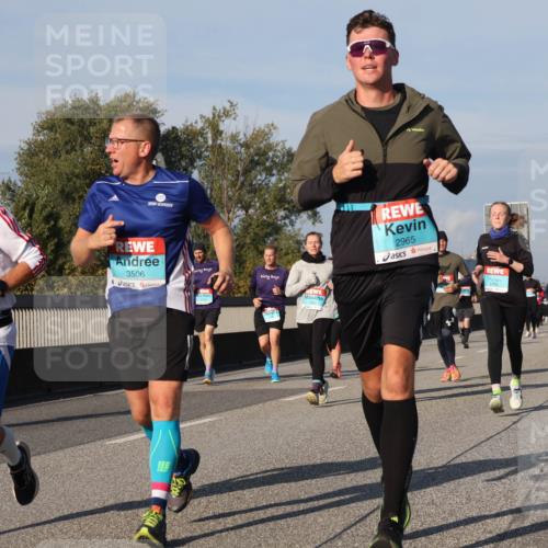 03.10.2025 - Köhlbrandbrückenlauf Luisa Fischer http://msf.ph/oto/9016419 03.10.2025 11:02:02 Position 3 3506, 3505, 2965, 3765 meine-sportfotos.de