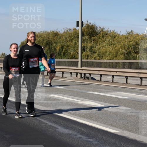 03.10.2025 - Köhlbrandbrückenlauf Julia Fischer http://msf.ph/oto/9016421 03.10.2025 13:18:12 Position 3 5201 meine-sportfotos.de