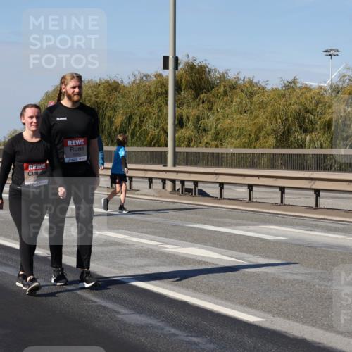 03.10.2025 - Köhlbrandbrückenlauf Julia Fischer http://msf.ph/oto/9016423 03.10.2025 13:18:13 Position 3 5201 meine-sportfotos.de