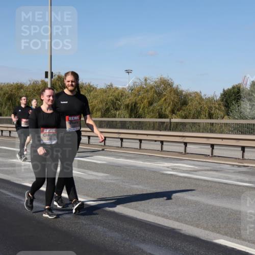 03.10.2025 - Köhlbrandbrückenlauf Julia Fischer http://msf.ph/oto/9016428 03.10.2025 13:18:14 Position 3  meine-sportfotos.de