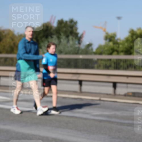 03.10.2025 - Köhlbrandbrückenlauf Julia Fischer http://msf.ph/oto/9016433 03.10.2025 13:18:20 Position 3  meine-sportfotos.de