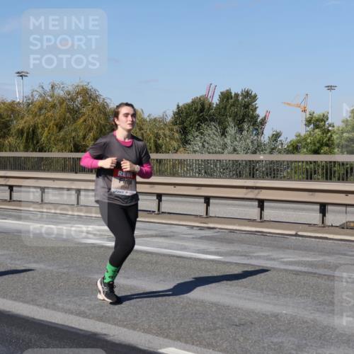 03.10.2025 - Köhlbrandbrückenlauf Julia Fischer http://msf.ph/oto/9016448 03.10.2025 13:18:27 Position 3  meine-sportfotos.de