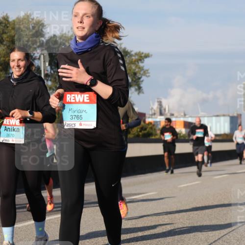 03.10.2025 - Köhlbrandbrückenlauf Luisa Fischer http://msf.ph/oto/9016452 03.10.2025 11:02:05 Position 3 2670, 3765 meine-sportfotos.de