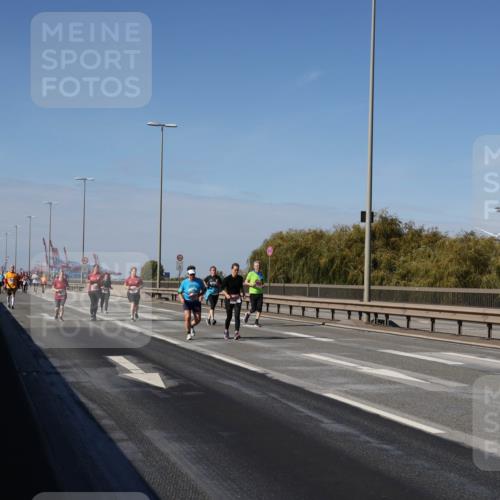03.10.2025 - Köhlbrandbrückenlauf Julia Fischer http://msf.ph/oto/9016455 03.10.2025 13:18:29 Position 3  meine-sportfotos.de