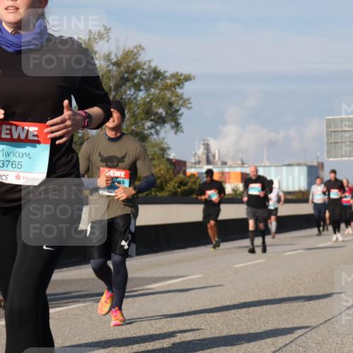 03.10.2025 - Köhlbrandbrückenlauf Luisa Fischer http://msf.ph/oto/9016456 03.10.2025 11:02:06 Position 3 0, 3765, 2670 meine-sportfotos.de
