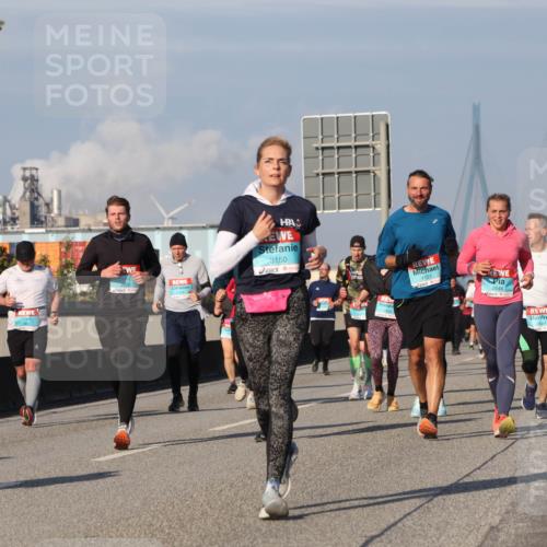 03.10.2025 - Köhlbrandbrückenlauf Luisa Fischer http://msf.ph/oto/9016501 03.10.2025 11:02:10 Position 3 3150, 1121, 2544, 2404 meine-sportfotos.de