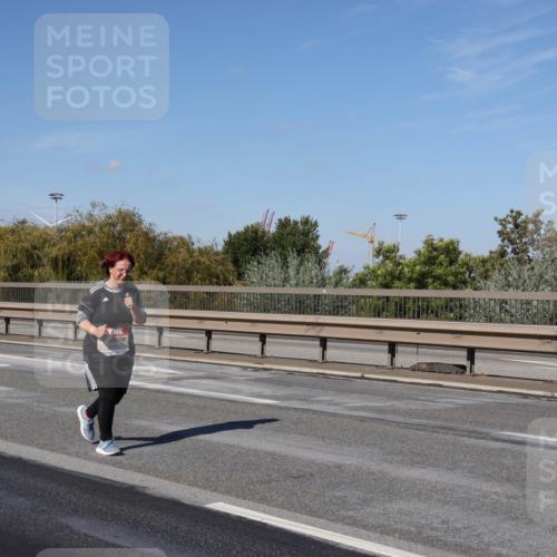 03.10.2025 - Köhlbrandbrückenlauf Julia Fischer http://msf.ph/oto/9016512 03.10.2025 13:18:43 Position 3  meine-sportfotos.de