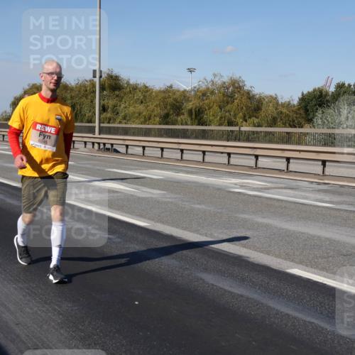 03.10.2025 - Köhlbrandbrückenlauf Julia Fischer http://msf.ph/oto/9016515 03.10.2025 13:18:49 Position 3 6245 meine-sportfotos.de