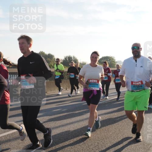 03.10.2025 - Köhlbrandbrückenlauf Fabian Wolf http://msf.ph/oto/9016522 03.10.2025 09:26:05 Position 3 2511, 3453, 3439 meine-sportfotos.de