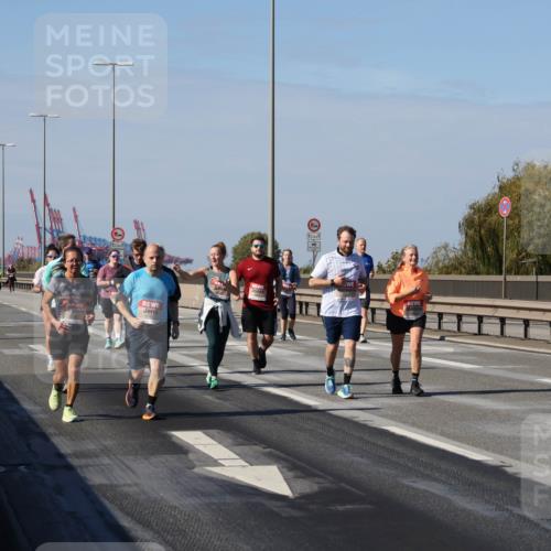 03.10.2025 - Köhlbrandbrückenlauf Julia Fischer http://msf.ph/oto/9016523 03.10.2025 13:18:55 Position 3 12, 5, 121 meine-sportfotos.de