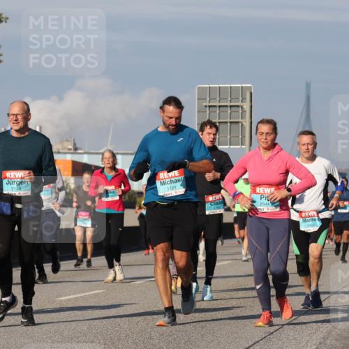 03.10.2025 - Köhlbrandbrückenlauf Luisa Fischer http://msf.ph/oto/9016526 03.10.2025 11:02:13 Position 3 2113, 1121, 1760, 2544, 2404 meine-sportfotos.de
