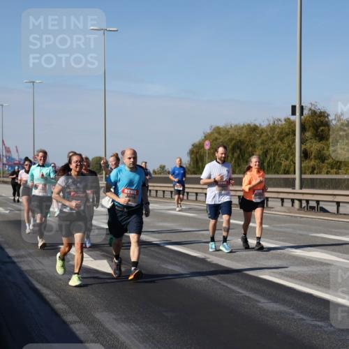 03.10.2025 - Köhlbrandbrückenlauf Julia Fischer http://msf.ph/oto/9016547 03.10.2025 13:18:58 Position 3  meine-sportfotos.de