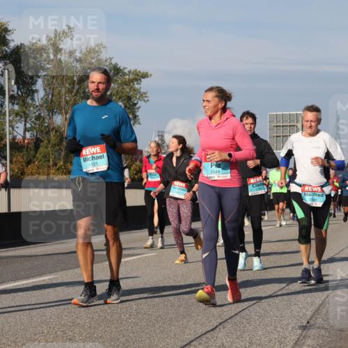 03.10.2025 - Köhlbrandbrückenlauf Luisa Fischer http://msf.ph/oto/9016551 03.10.2025 11:02:16 Position 3 2113, 121, 2544, 1834, 1760, 2404 meine-sportfotos.de