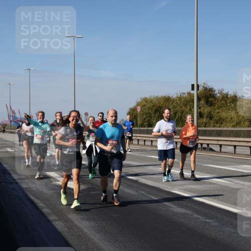 03.10.2025 - Köhlbrandbrückenlauf Julia Fischer http://msf.ph/oto/9016553 03.10.2025 13:18:58 Position 3  meine-sportfotos.de