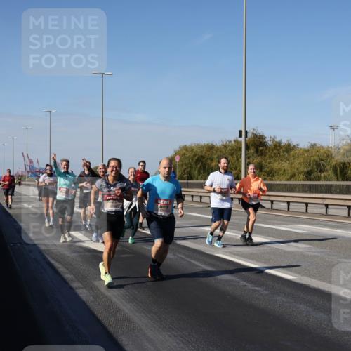 03.10.2025 - Köhlbrandbrückenlauf Julia Fischer http://msf.ph/oto/9016556 03.10.2025 13:18:59 Position 3  meine-sportfotos.de