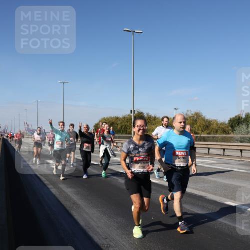 03.10.2025 - Köhlbrandbrückenlauf Julia Fischer http://msf.ph/oto/9016563 03.10.2025 13:19:00 Position 3 5766, 5767 meine-sportfotos.de