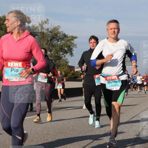 03.10.2025 - Köhlbrandbrückenlauf Luisa Fischer http://msf.ph/oto/9016572 03.10.2025 11:02:18 Position 3 2544, 2404 meine-sportfotos.de