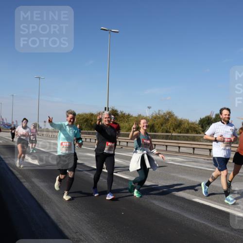 03.10.2025 - Köhlbrandbrückenlauf Julia Fischer http://msf.ph/oto/9016574 03.10.2025 13:19:02 Position 3  meine-sportfotos.de