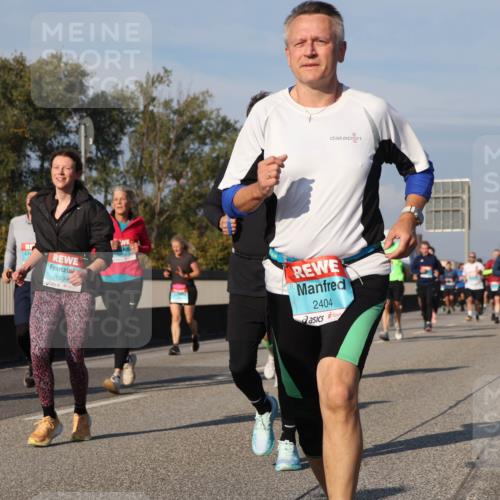 03.10.2025 - Köhlbrandbrückenlauf Luisa Fischer http://msf.ph/oto/9016578 03.10.2025 11:02:18 Position 3 1834, 2404 meine-sportfotos.de