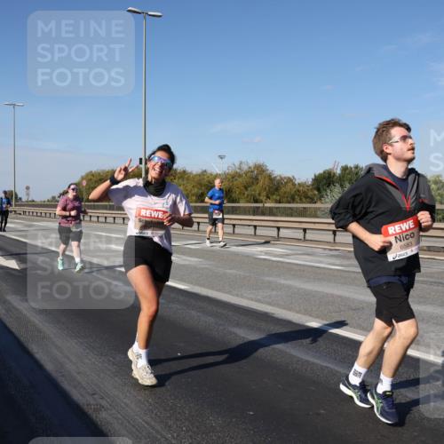 03.10.2025 - Köhlbrandbrückenlauf Julia Fischer http://msf.ph/oto/9016580 03.10.2025 13:19:05 Position 3 6583 meine-sportfotos.de
