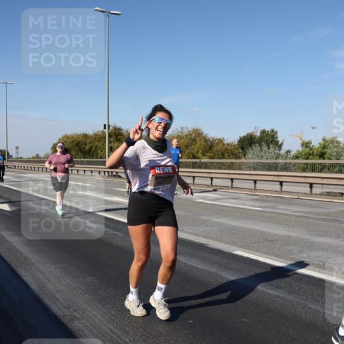 03.10.2025 - Köhlbrandbrückenlauf Julia Fischer http://msf.ph/oto/9016582 03.10.2025 13:19:05 Position 3 6583 meine-sportfotos.de
